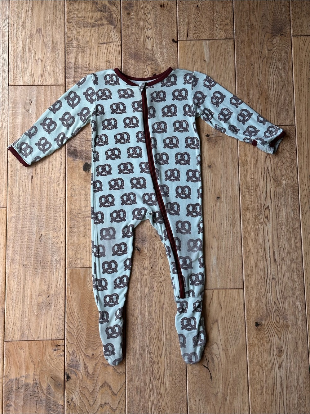 KicKee Pants Bamboo Pretzel Print Zipper Footie size 6-9 Months